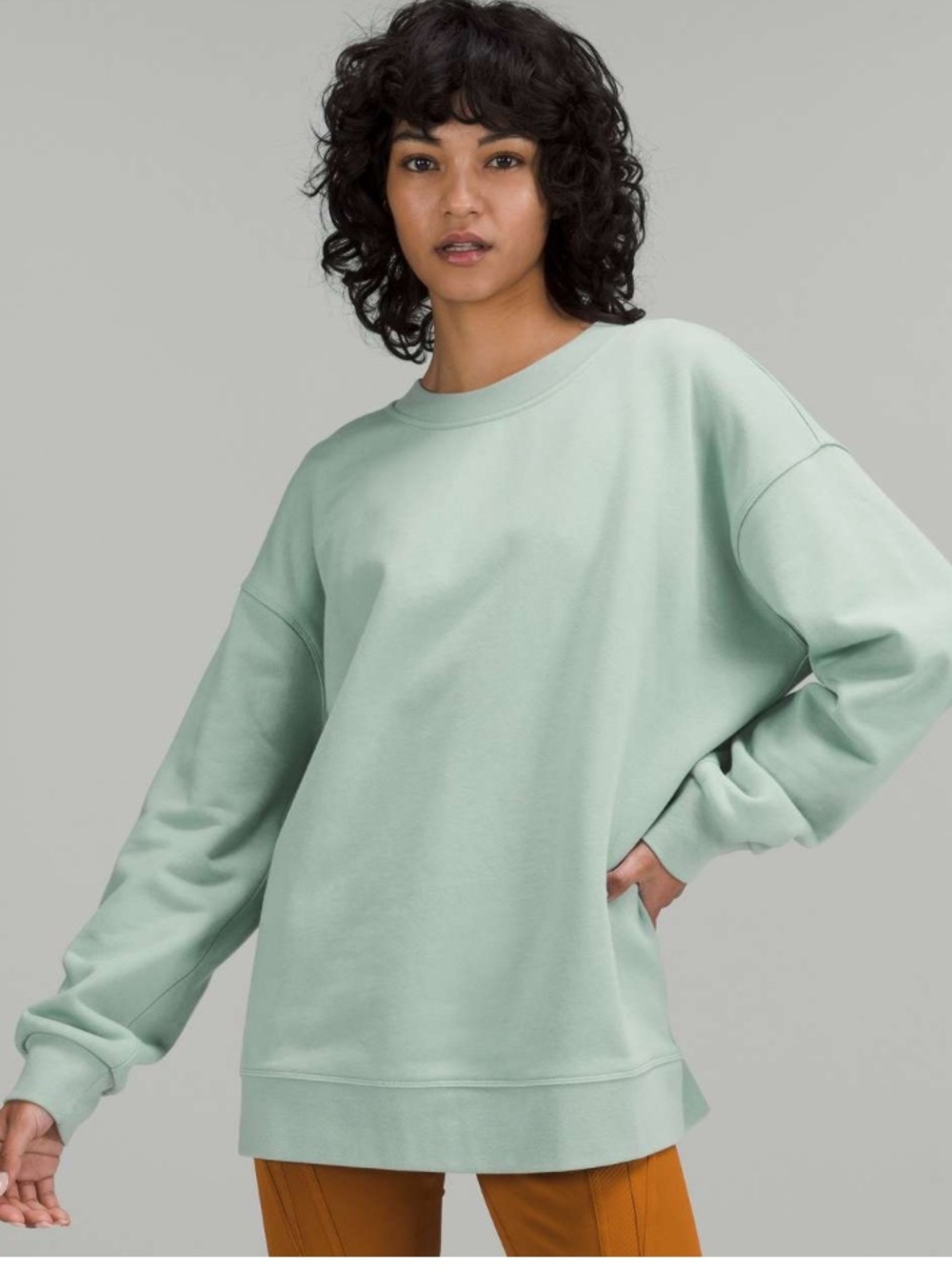 Lululemon Perfectly Oversized Crew
Silver Blue size 8